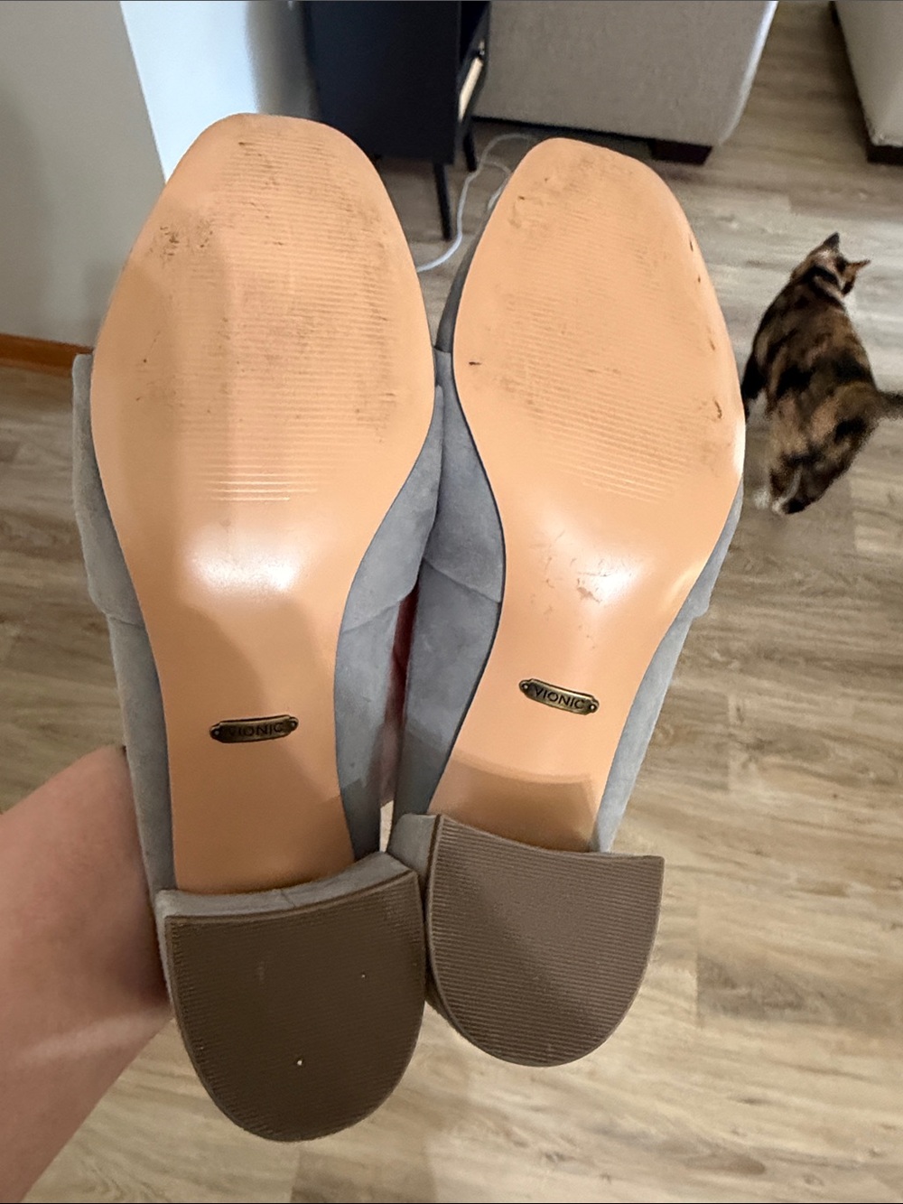 Vionic Knot-Detail Slip-On Block Heel Mules - Picture 5 of 10